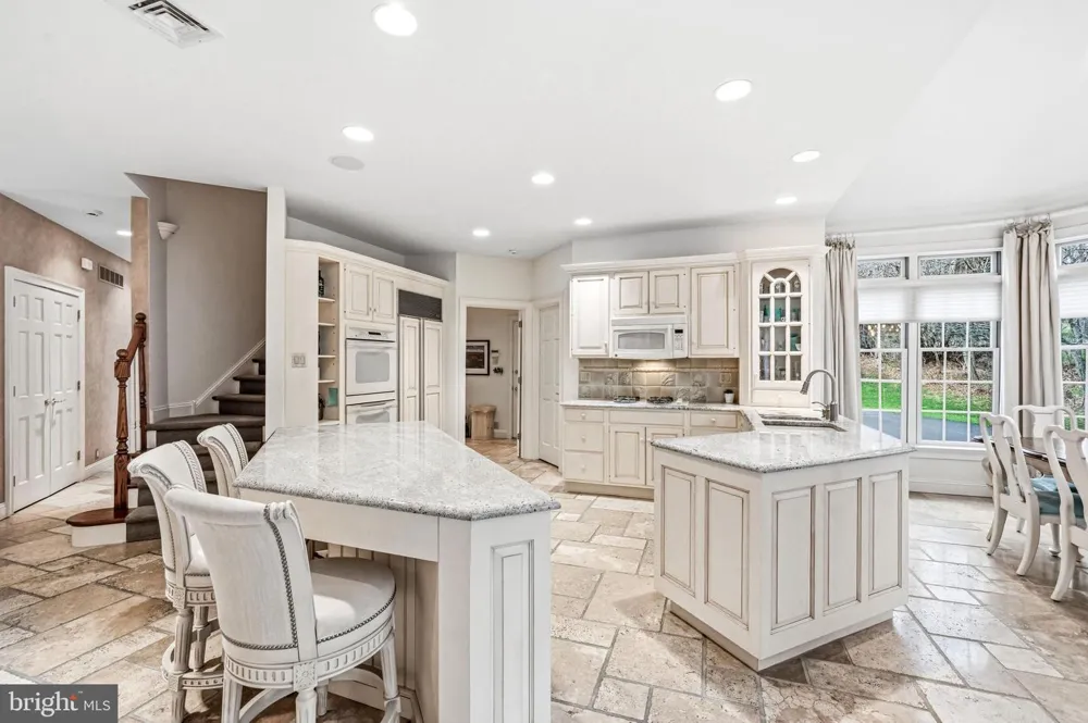 7 MERCER GATE DRIVE Doylestown, PA 18901