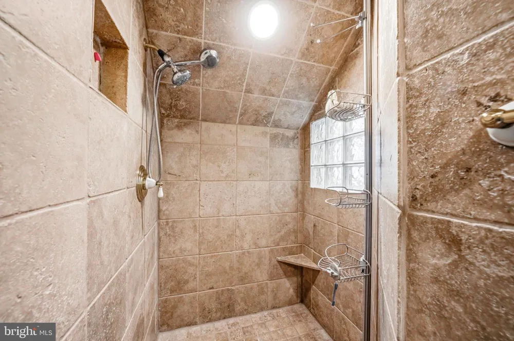 7 MERCER GATE DRIVE Doylestown, PA 18901