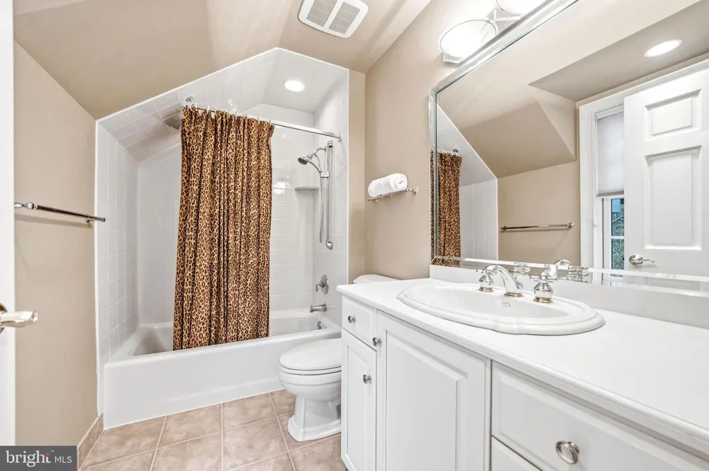 7 MERCER GATE DRIVE Doylestown, PA 18901