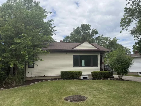 905 E High