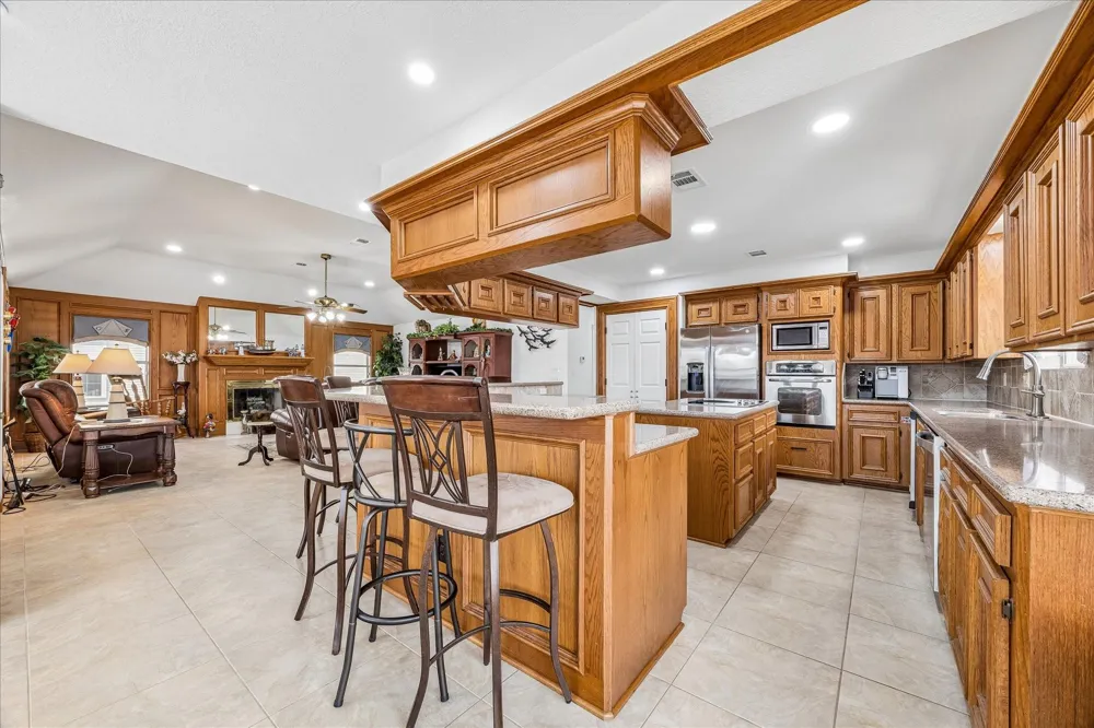 209 Bora Bora Drive Tiki Island, TX 77554
