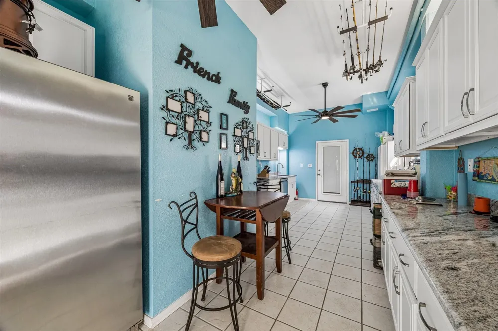 209 Bora Bora Drive Tiki Island, TX 77554