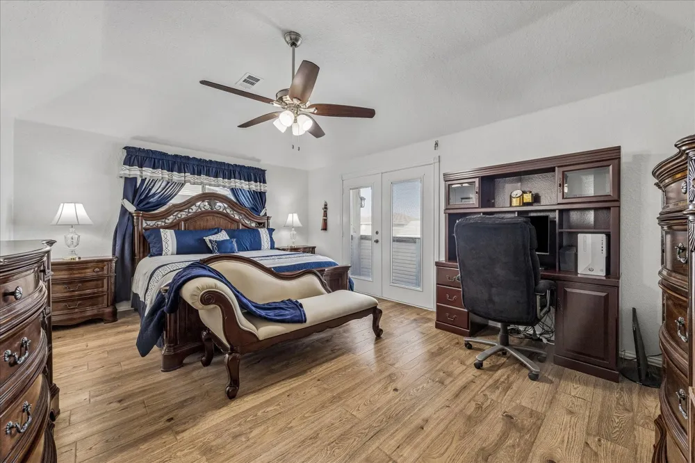 209 Bora Bora Drive Tiki Island, TX 77554