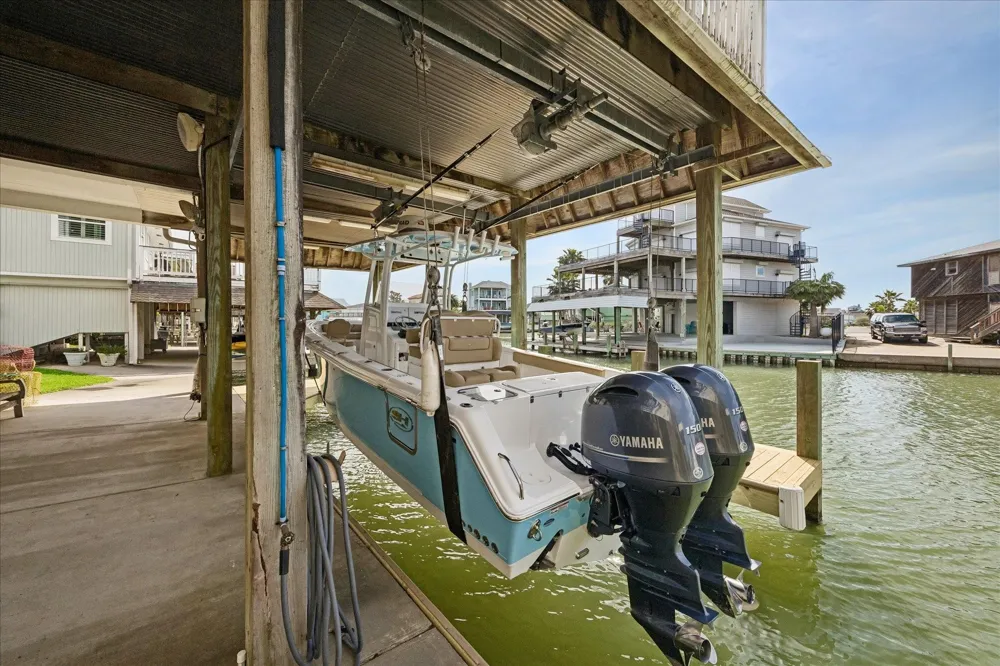 209 Bora Bora Drive Tiki Island, TX 77554