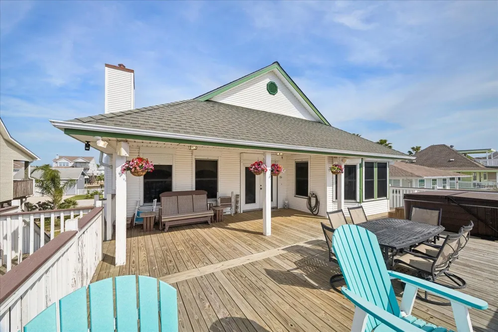 209 Bora Bora Drive Tiki Island, TX 77554