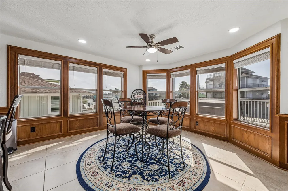 209 Bora Bora Drive Tiki Island, TX 77554