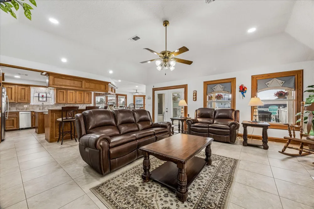 209 Bora Bora Drive Tiki Island, TX 77554