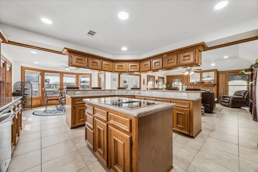 209 Bora Bora Drive Tiki Island, TX 77554