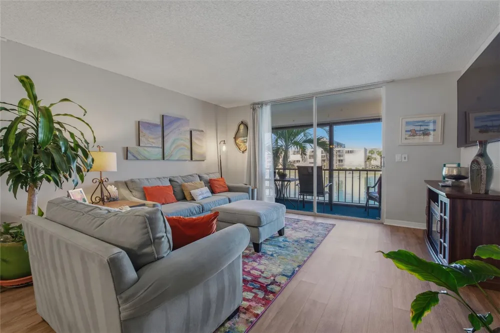 7540 BAY ISLAND DRIVE S #251 South Pasadena, FL 33707