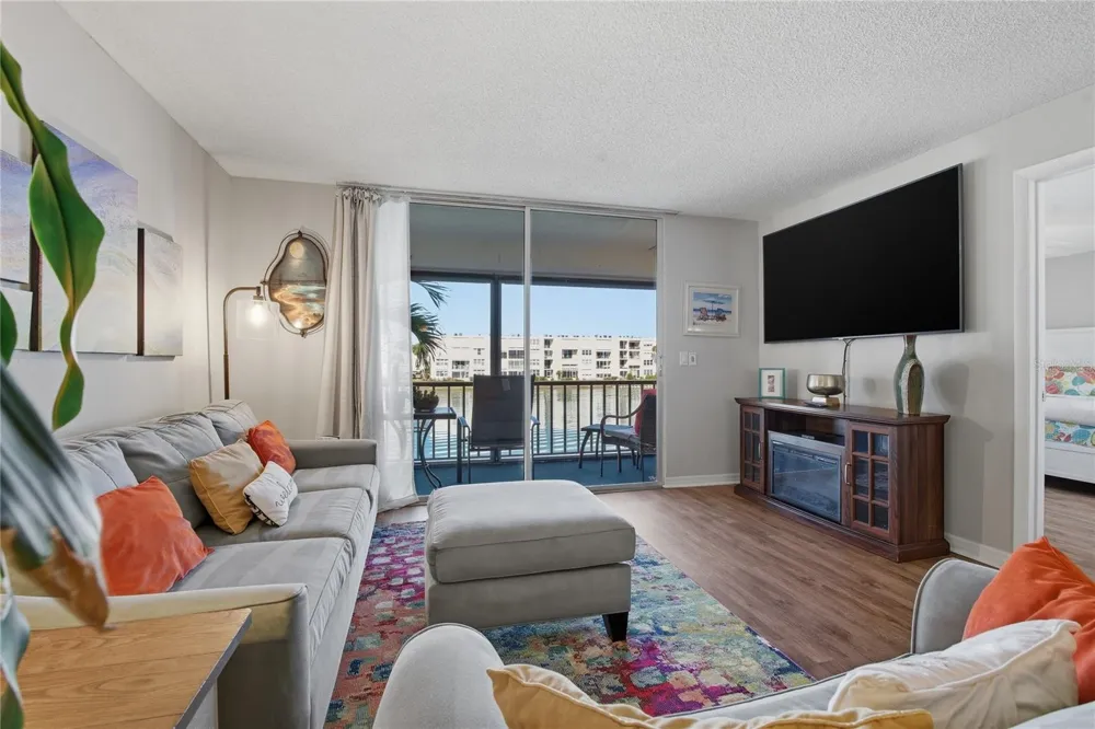 7540 BAY ISLAND DRIVE S #251 South Pasadena, FL 33707