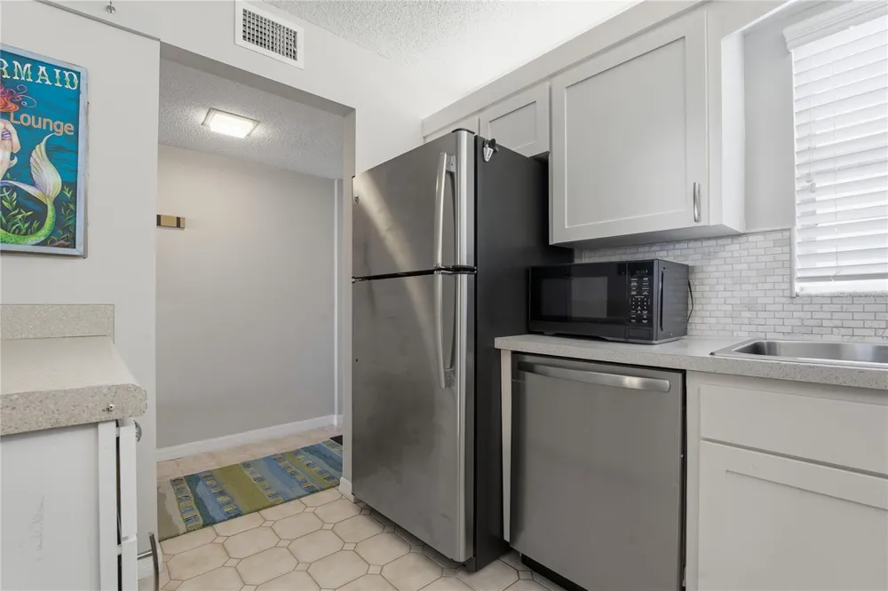 7540 BAY ISLAND DRIVE S #251 South Pasadena, FL 33707