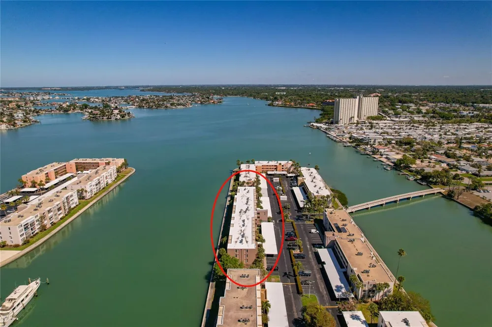 7540 BAY ISLAND DRIVE S #251 South Pasadena, FL 33707