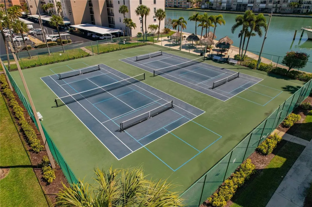 7540 BAY ISLAND DRIVE S #251 South Pasadena, FL 33707