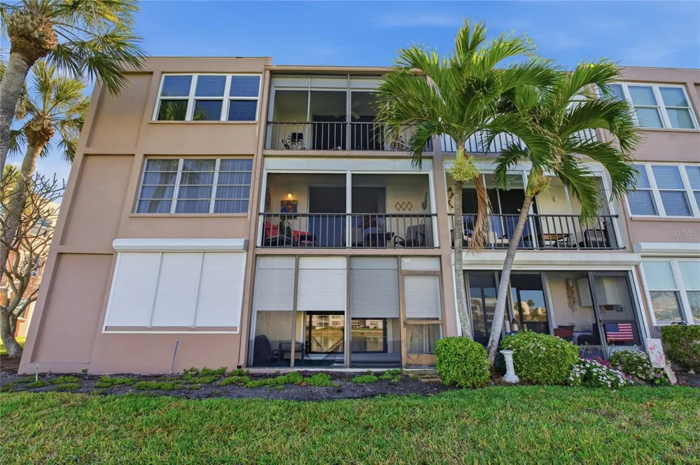 7540 BAY ISLAND DRIVE S #251 South Pasadena, FL 33707