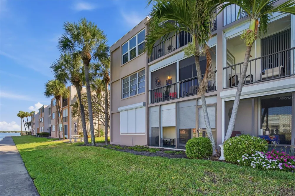7540 BAY ISLAND DRIVE S #251 South Pasadena, FL 33707