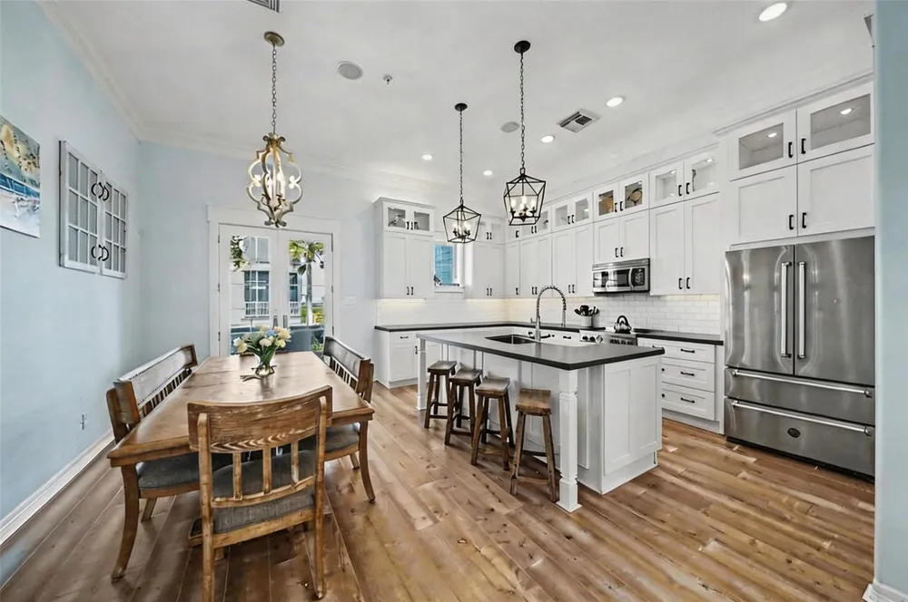 1830 Seaside Drive Galveston, TX 77550