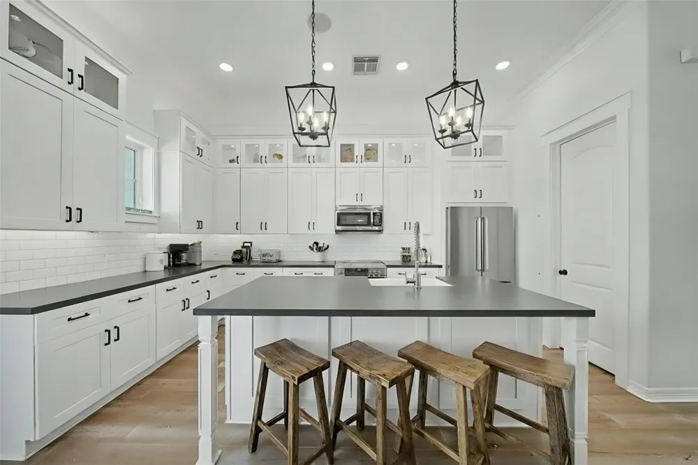 1830 Seaside Drive Galveston, TX 77550