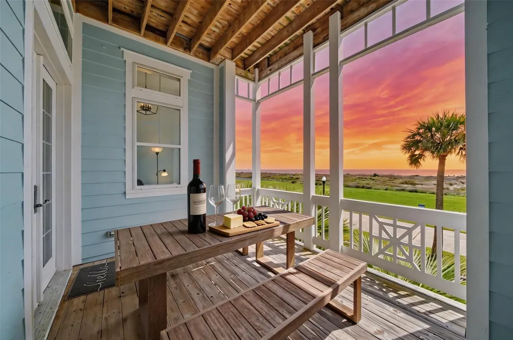1830 Seaside Drive Galveston, TX 77550