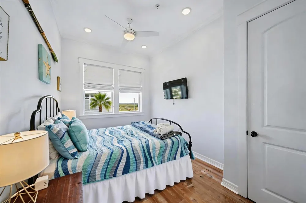 1830 Seaside Drive Galveston, TX 77550