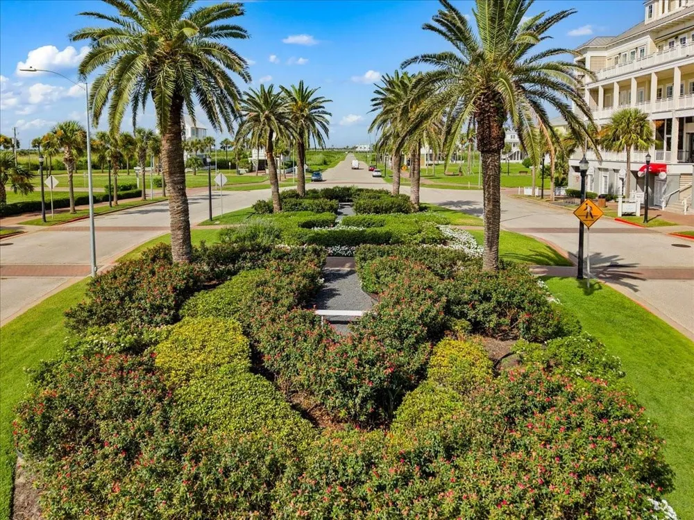 1830 Seaside Drive Galveston, TX 77550