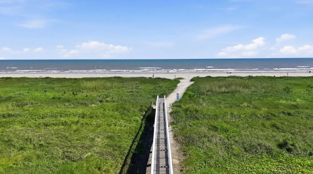 1830 Seaside Drive Galveston, TX 77550