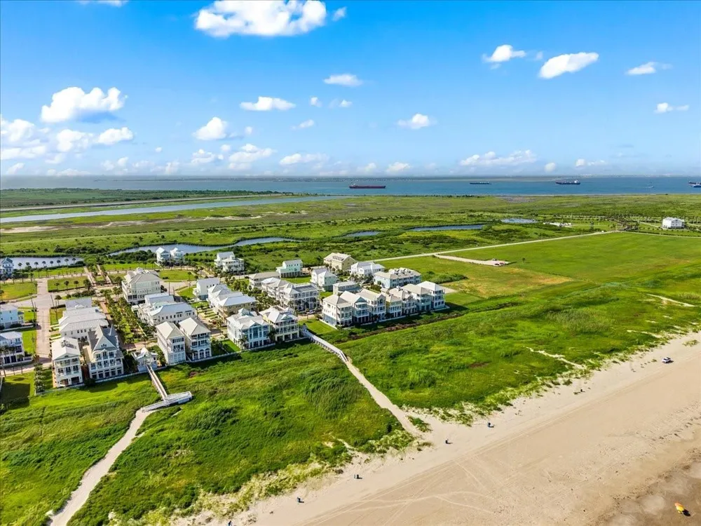 1830 Seaside Drive Galveston, TX 77550