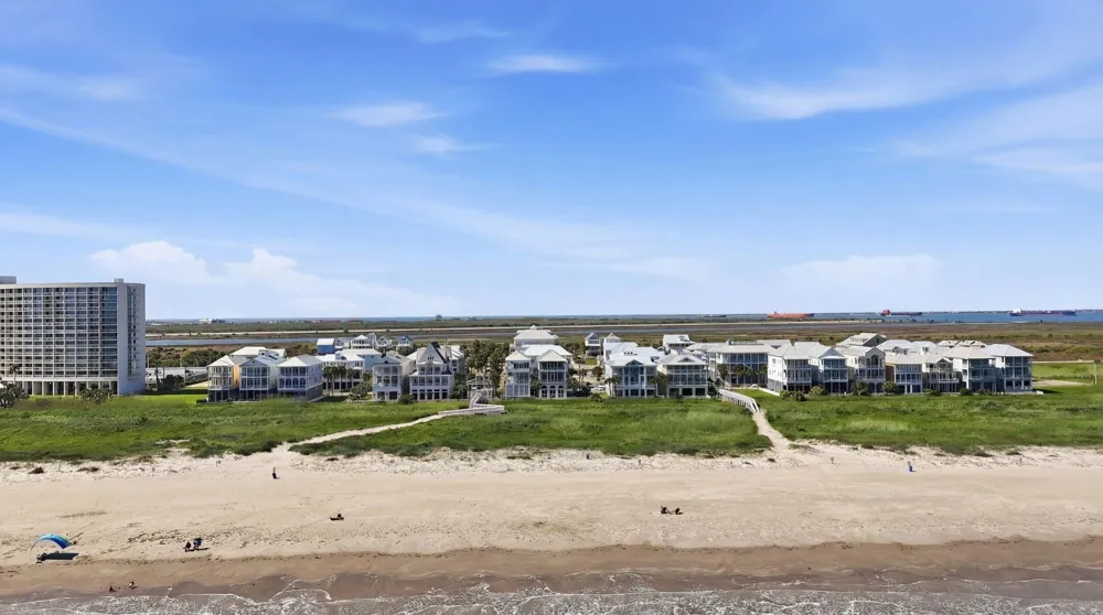 1830 Seaside Drive Galveston, TX 77550