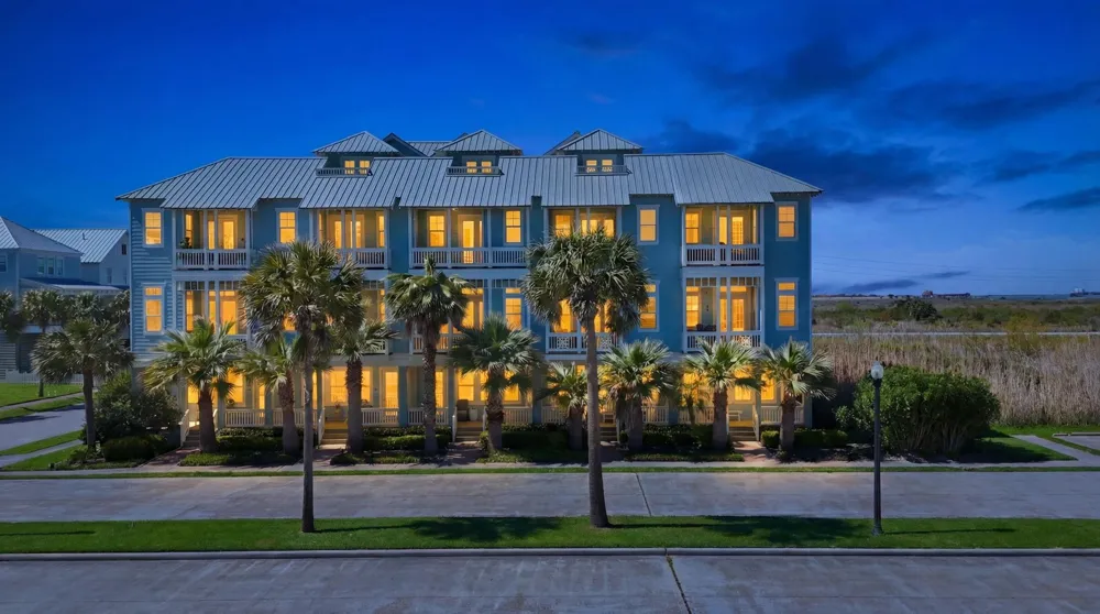 1830 Seaside Drive Galveston, TX 77550