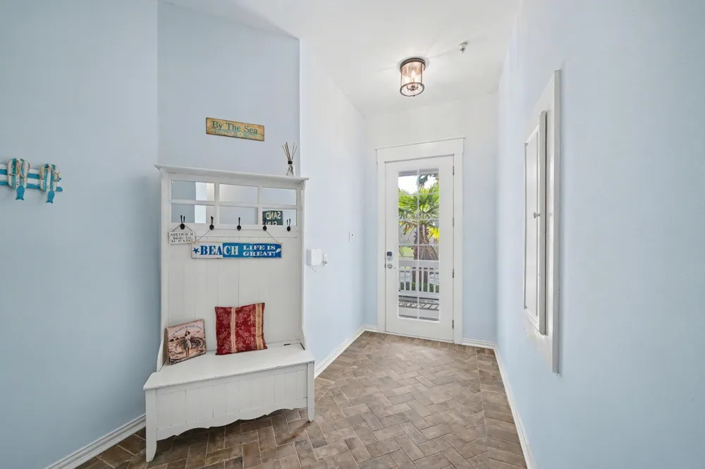 1830 Seaside Drive Galveston, TX 77550