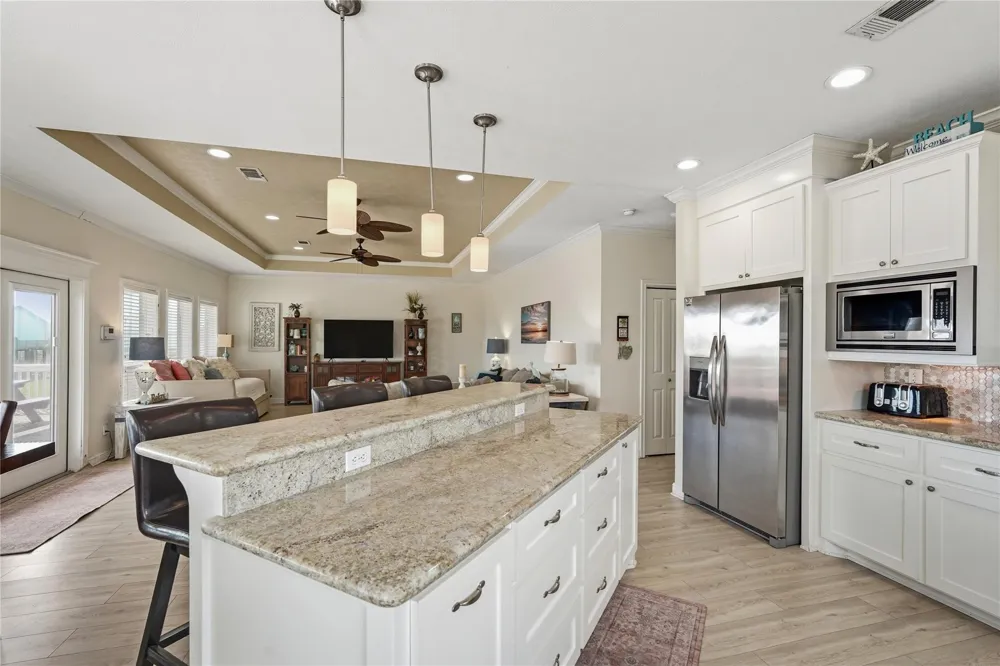2493 Howell Crystal Beach, TX 77650