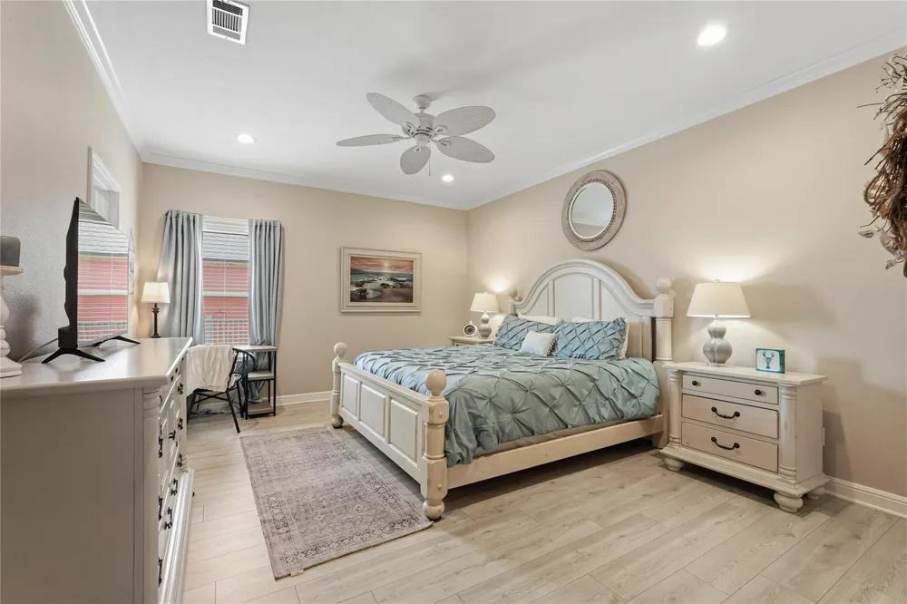 2493 Howell Crystal Beach, TX 77650