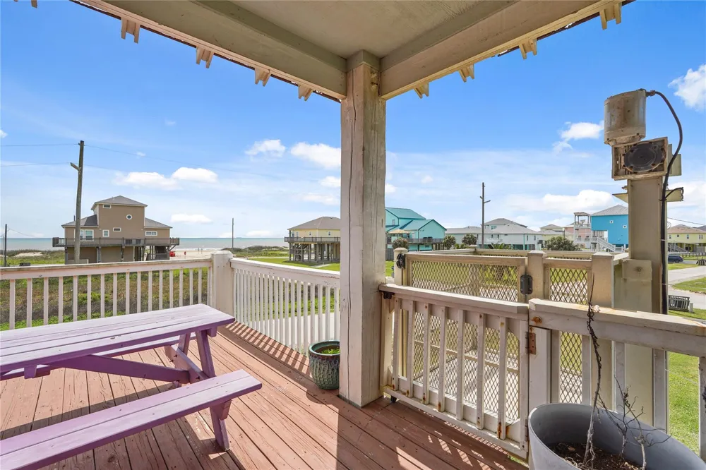 2493 Howell Crystal Beach, TX 77650