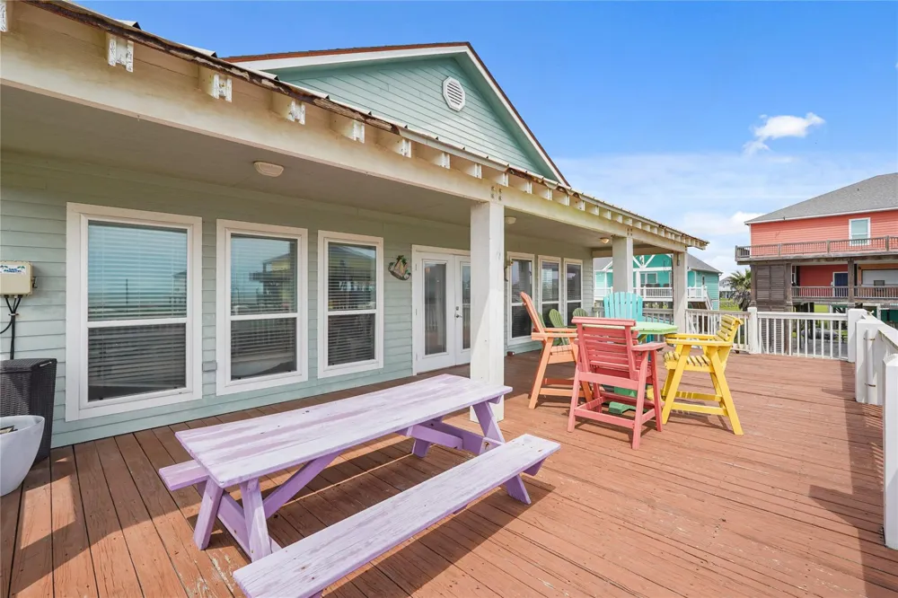 2493 Howell Crystal Beach, TX 77650