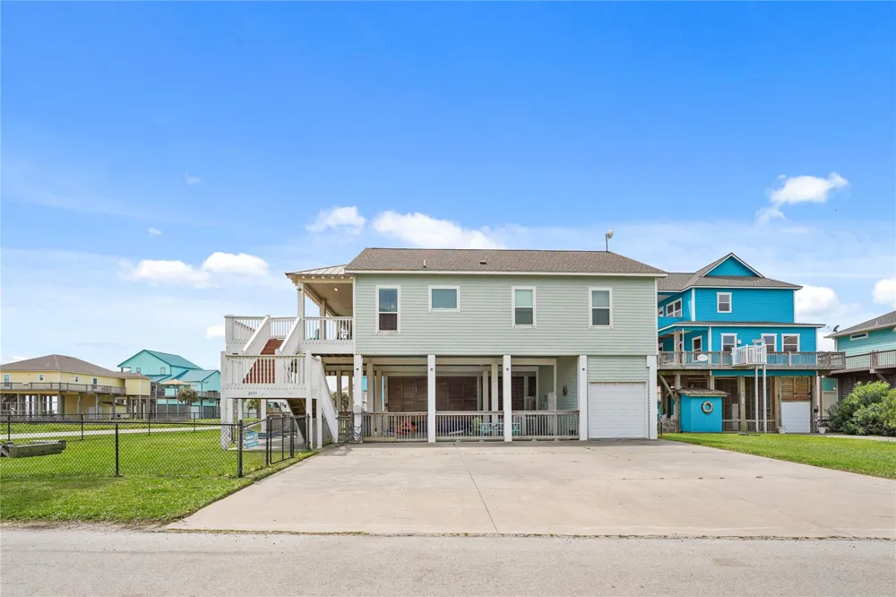 2493 Howell Crystal Beach, TX 77650