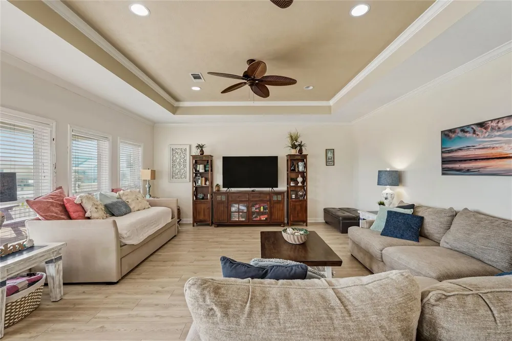 2493 Howell Crystal Beach, TX 77650