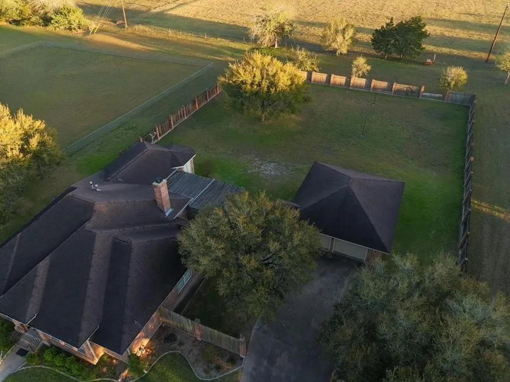 604 Texas Avenue Shiner, TX 77984
