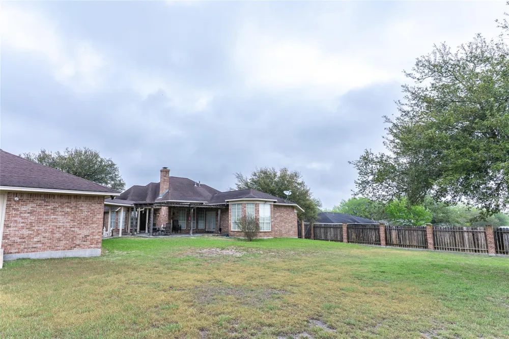 604 Texas Avenue Shiner, TX 77984