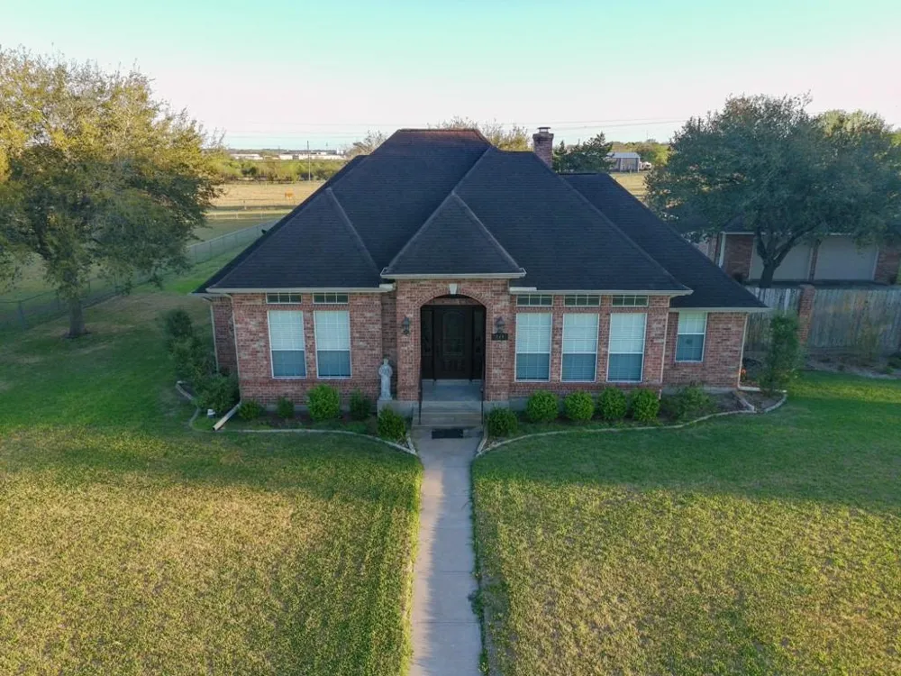 604 Texas Avenue Shiner, TX 77984