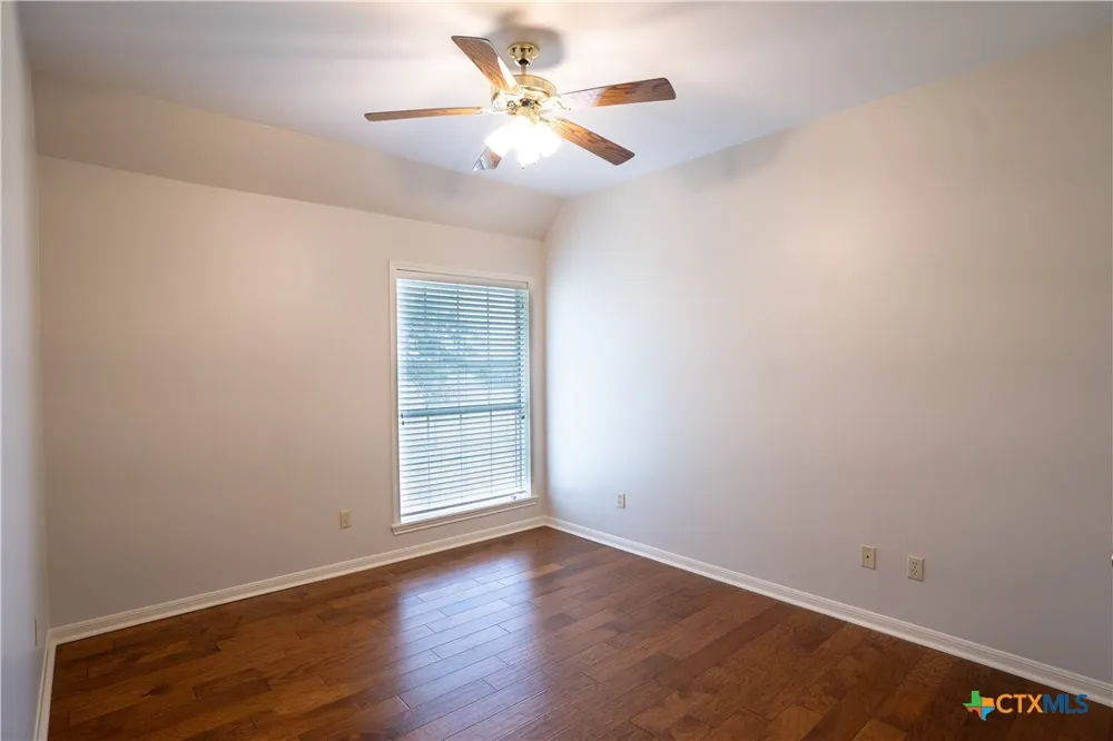 604 Texas Avenue Shiner, TX 77984