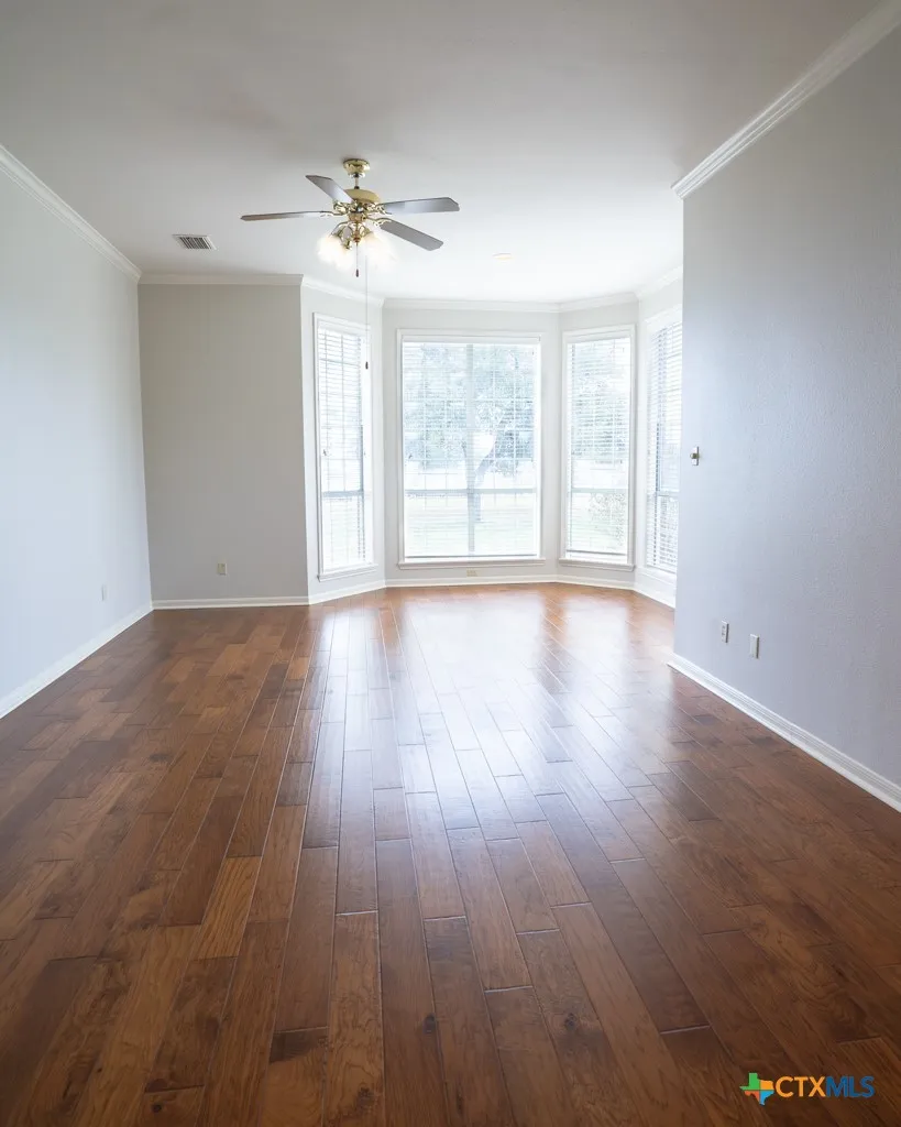 604 Texas Avenue Shiner, TX 77984