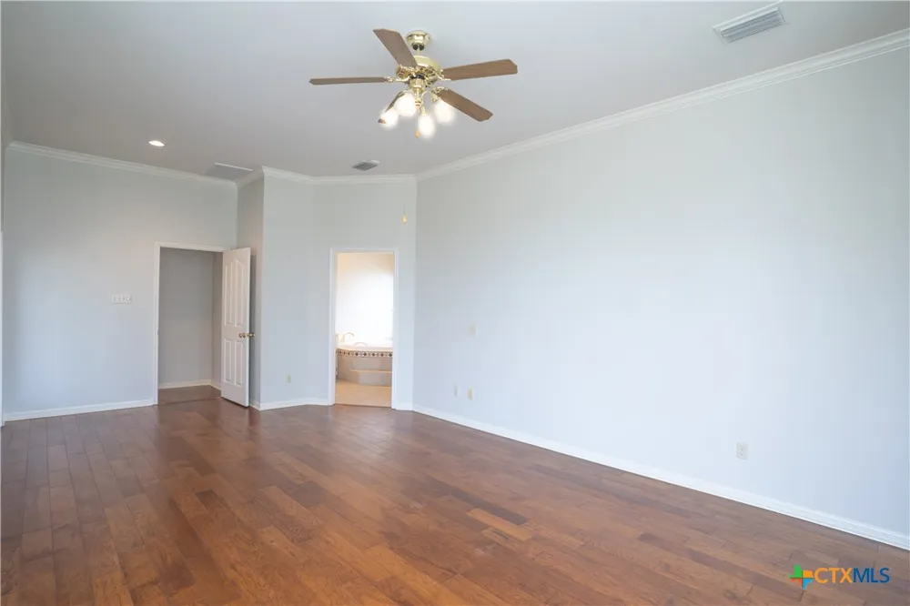 604 Texas Avenue Shiner, TX 77984