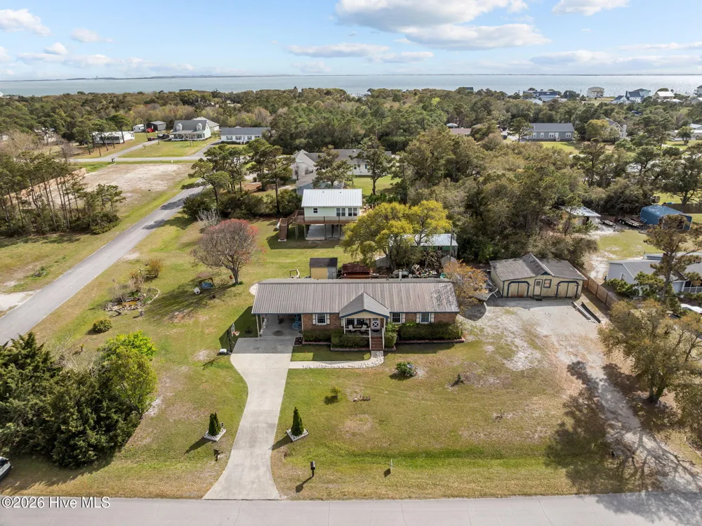 458 Bayview Drive Harkers Island, NC 28531