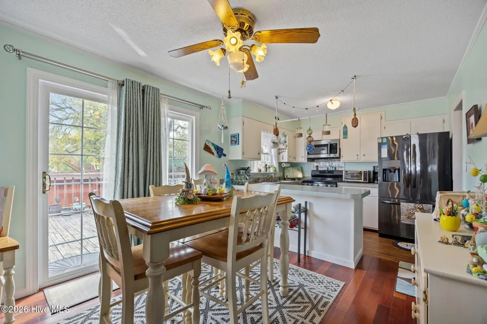 458 Bayview Drive Harkers Island, NC 28531