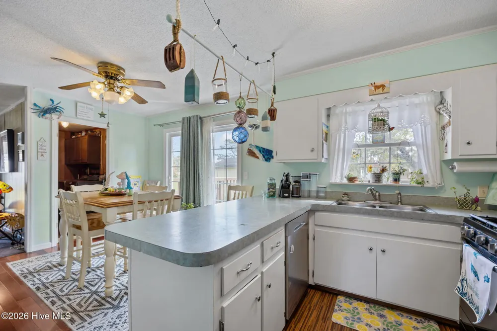 458 Bayview Drive Harkers Island, NC 28531