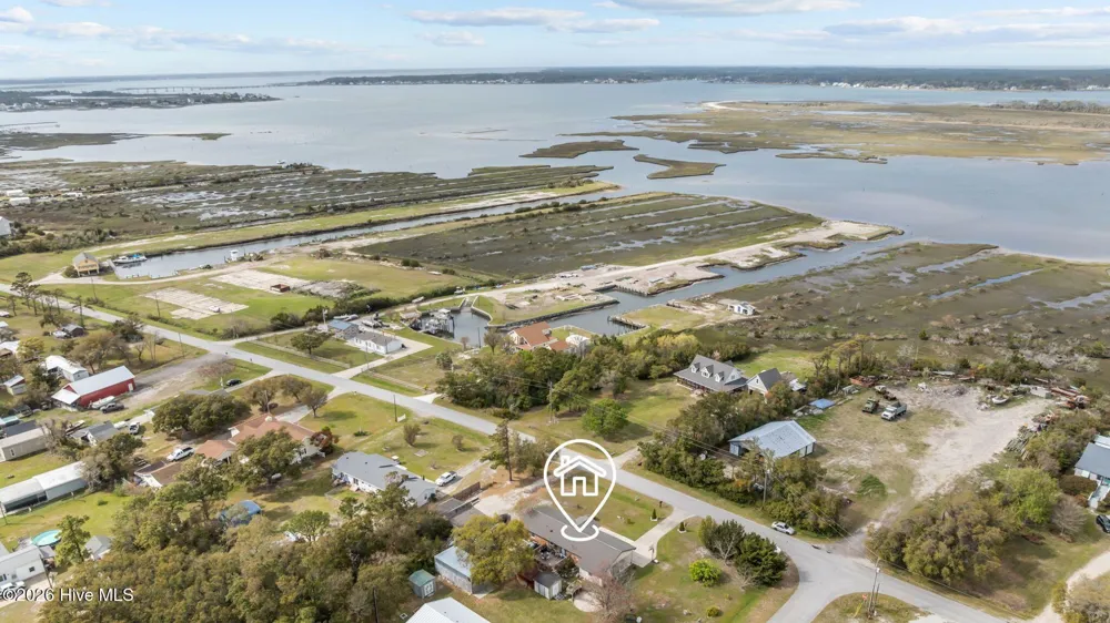 458 Bayview Drive Harkers Island, NC 28531