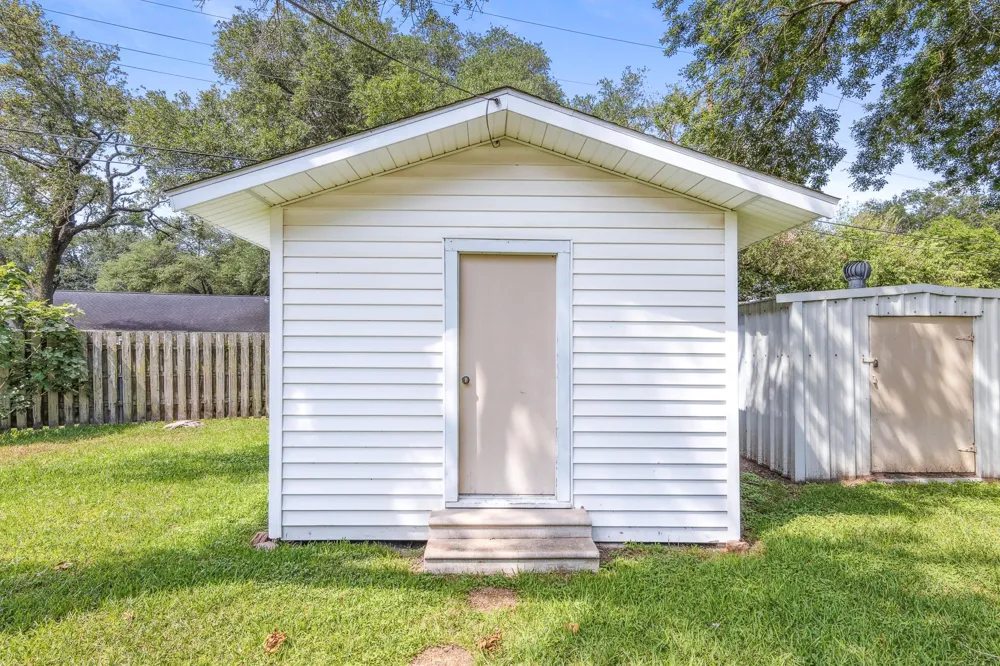 3010 Lamar Circle El Campo, TX 77437