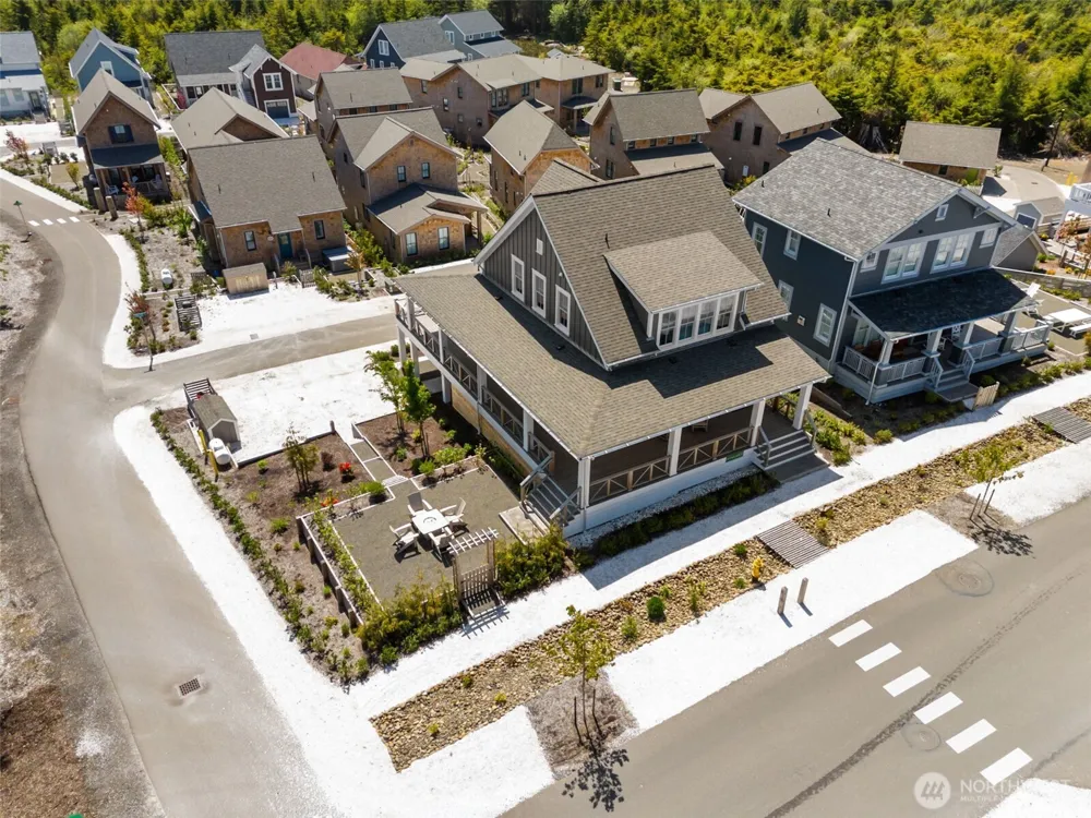 374 Compass Street Pacific Beach, WA 98571