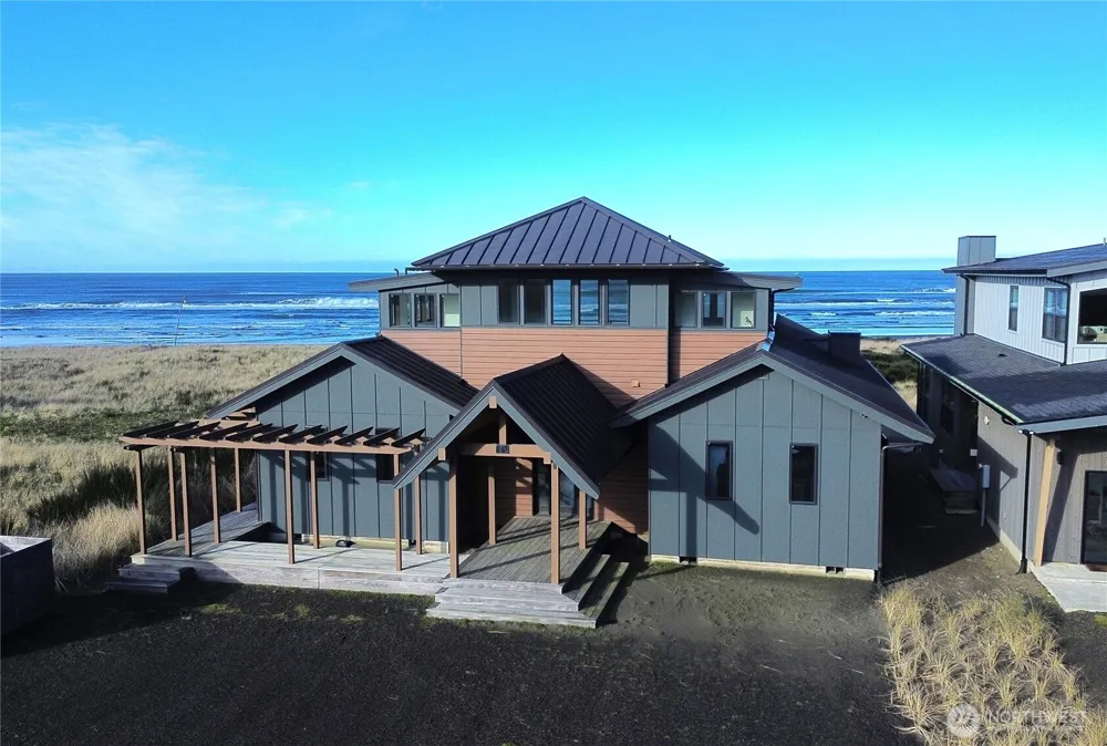 911 Dune Crest Westport, WA 98595