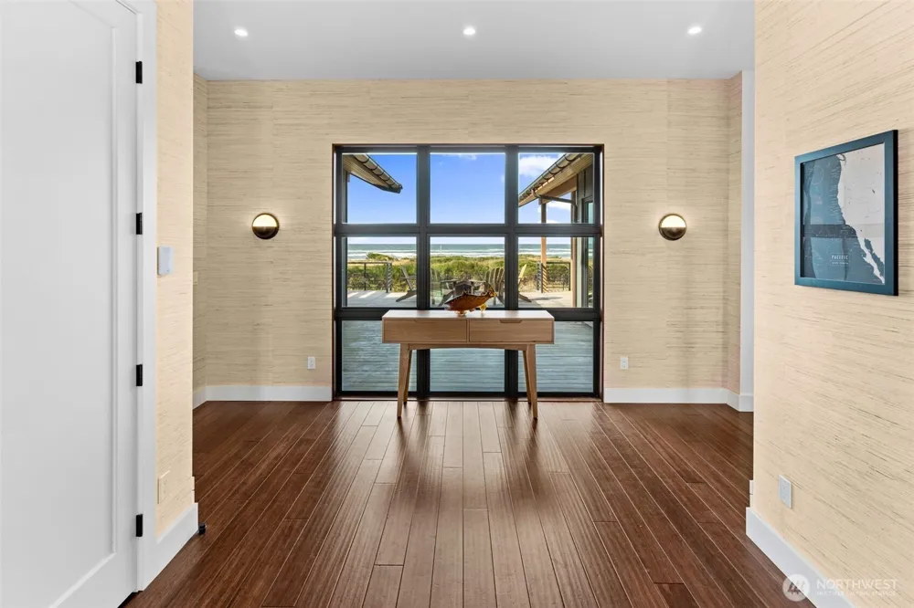 911 Dune Crest Westport, WA 98595
