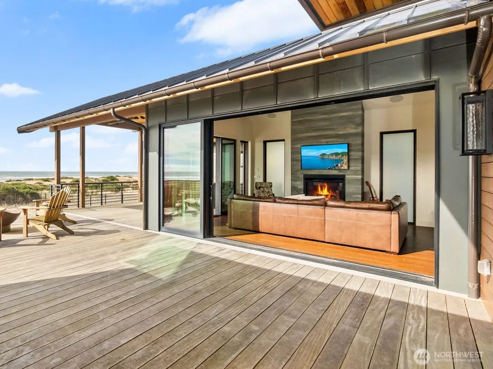 911 Dune Crest Westport, WA 98595
